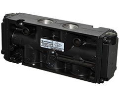 Nugget 500 Series 5/2 air actuated/air actuated 1/2" NPT ported valve